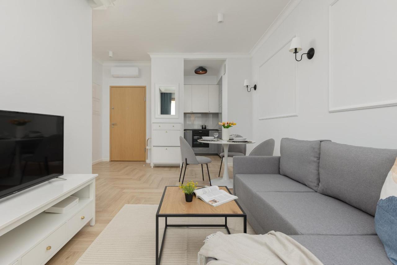 Stylish Apartment Kolejowa & Parking & Balcony By Noclegi Renters Warsaw Ngoại thất bức ảnh