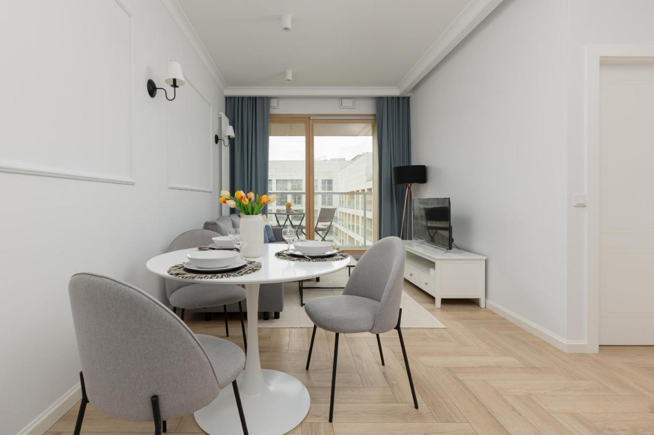 Stylish Apartment Kolejowa & Parking & Balcony By Noclegi Renters Warsaw Ngoại thất bức ảnh