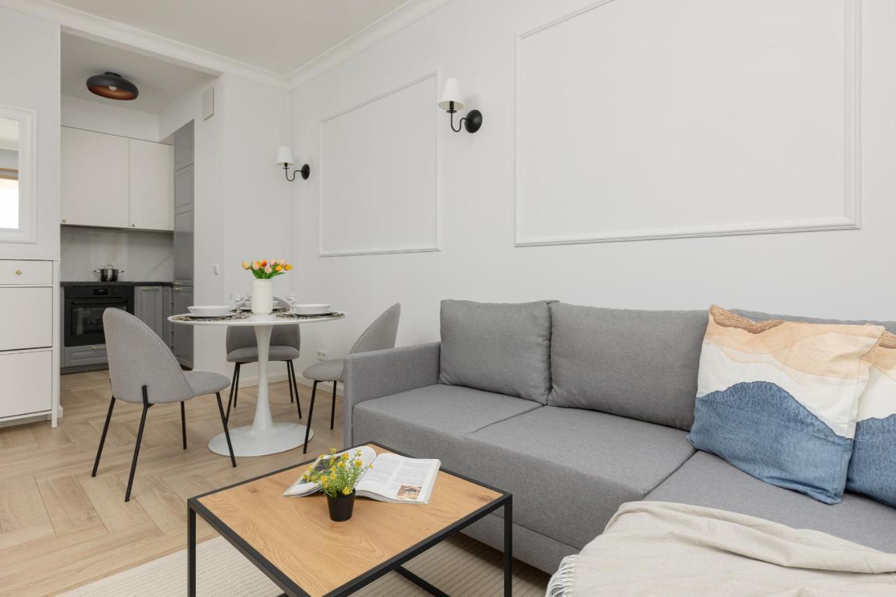 Stylish Apartment Kolejowa & Parking & Balcony By Noclegi Renters Warsaw Ngoại thất bức ảnh