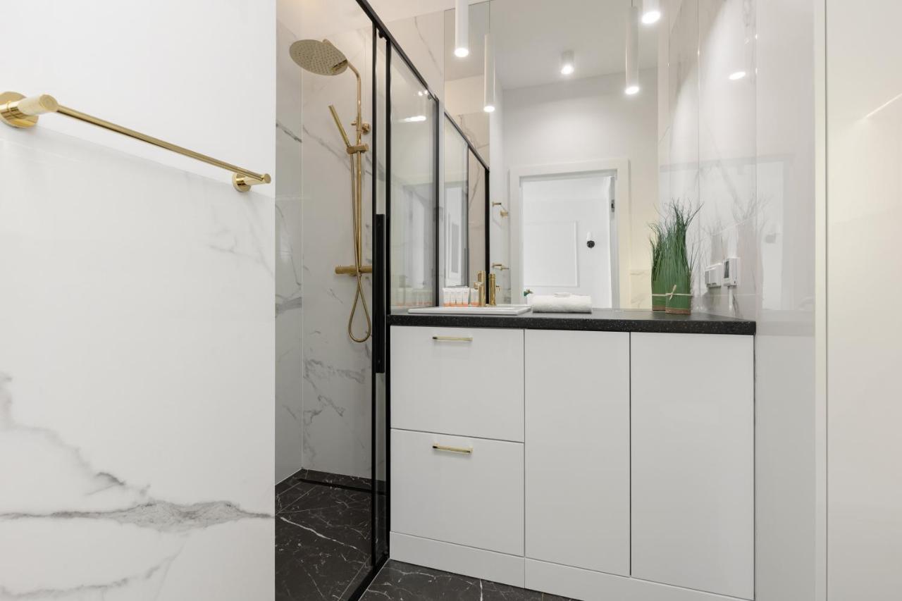 Stylish Apartment Kolejowa & Parking & Balcony By Noclegi Renters Warsaw Ngoại thất bức ảnh